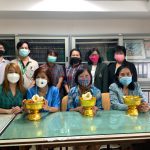คณาจารย์กราบสวัสดีรดน้ำดำหัว ขอพรอาจารย์ผู้ใหญ่ผู้มีพระคุณต่อสาขาวิชาพยาบาลศาสตร์ มสธ. เนื่องในวันสงกรานต์ วันปีใหม่ไทย 2565